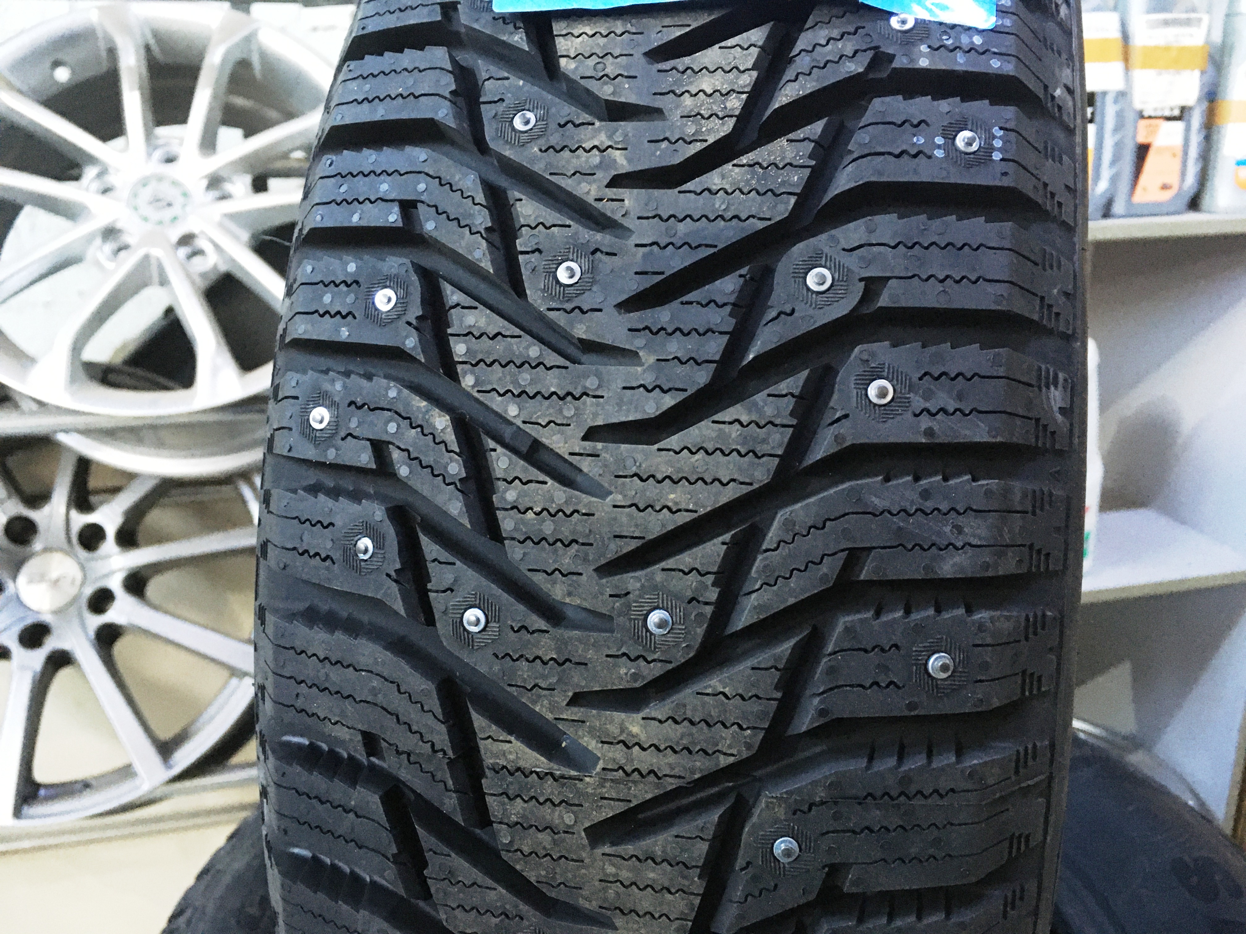 SAILUN 185/60R15 88T XL ice Blazer WST3 шип. б/к